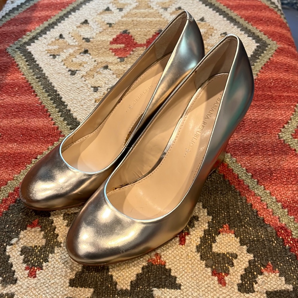 Metallic Wedge shoe